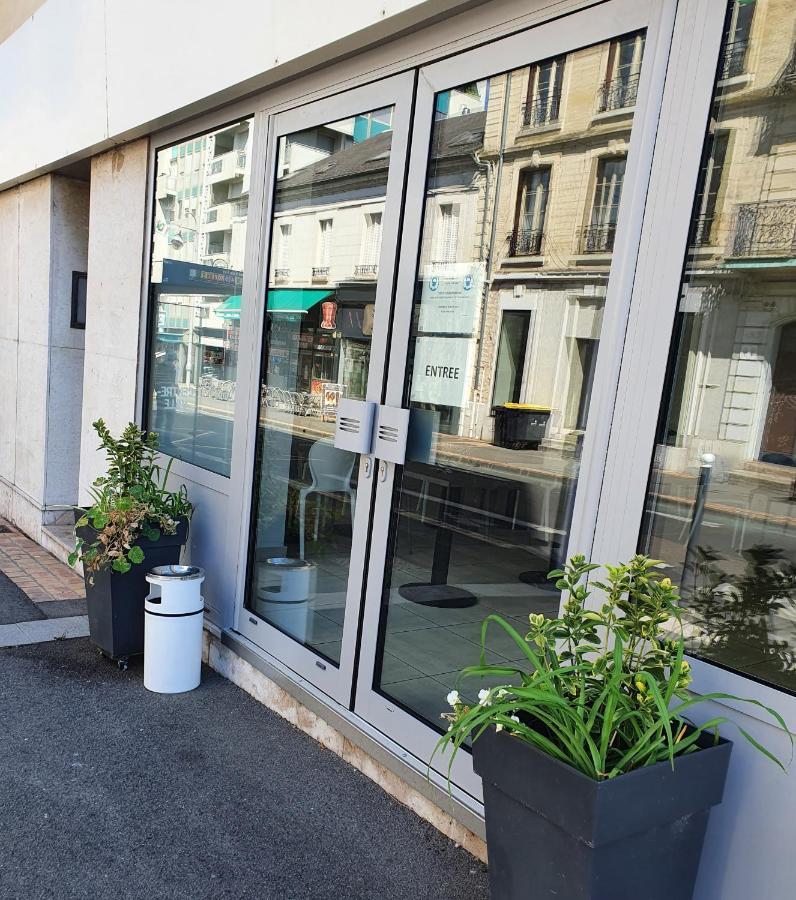 Brit Hotel Confort Nevers Centre Gare ภายนอก รูปภาพ